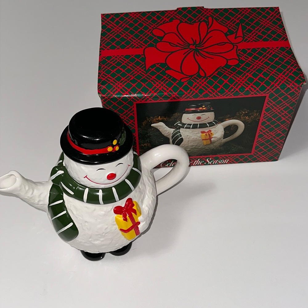 CHRISTMAS VINTAGE SNOW MAN HOT CHOCOLATE SERVER